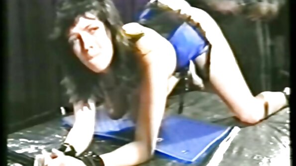 ロミ・レインは彼女の変態マッサージ師に犯されています 女子 専用 無料 エロ 動画